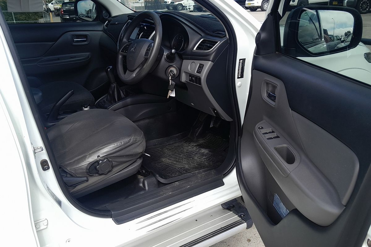 2017 Mitsubishi Triton GLX MQ 4X4