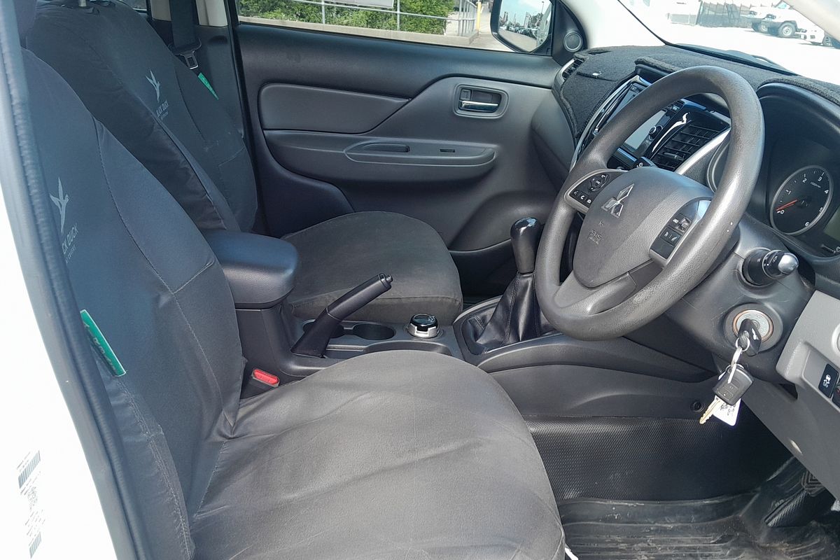 2017 Mitsubishi Triton GLX MQ 4X4