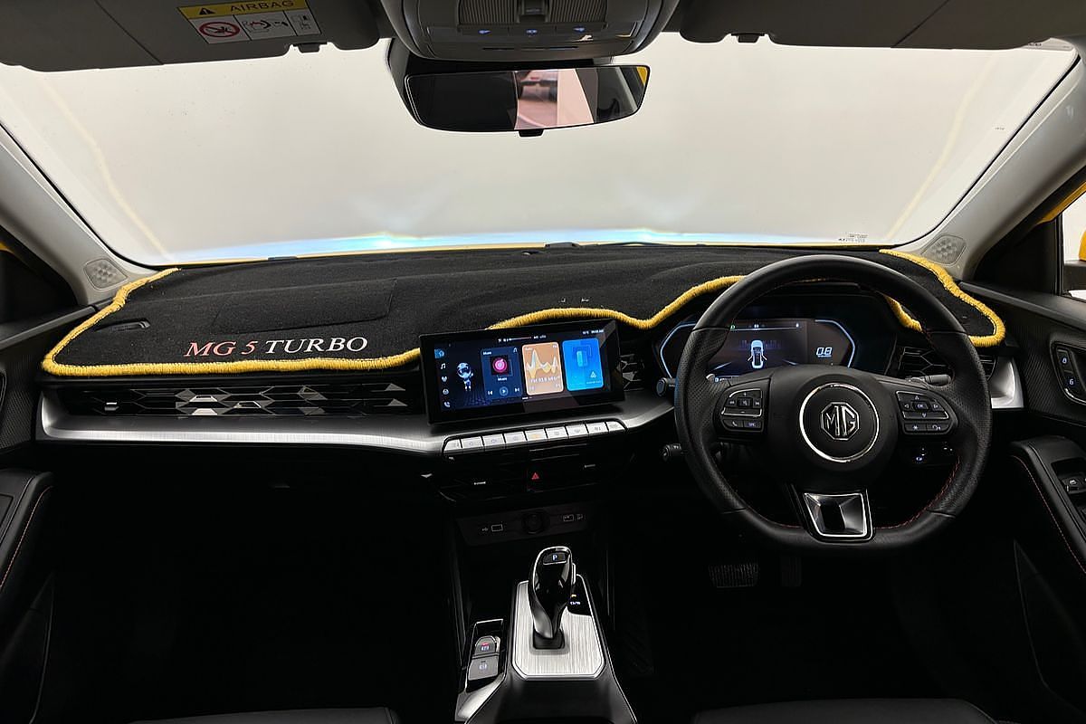 2024 MG MG5 Essence