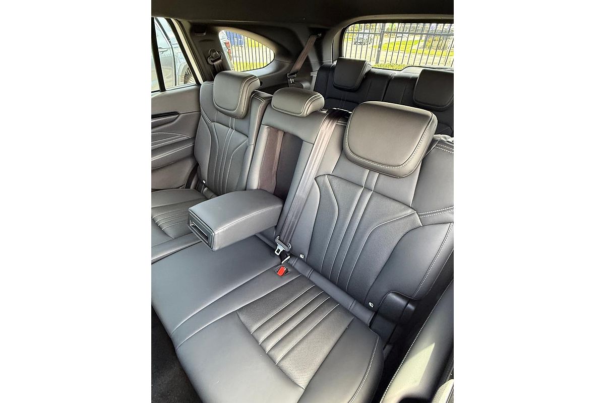 2025 Isuzu MU-X X-TERRAIN