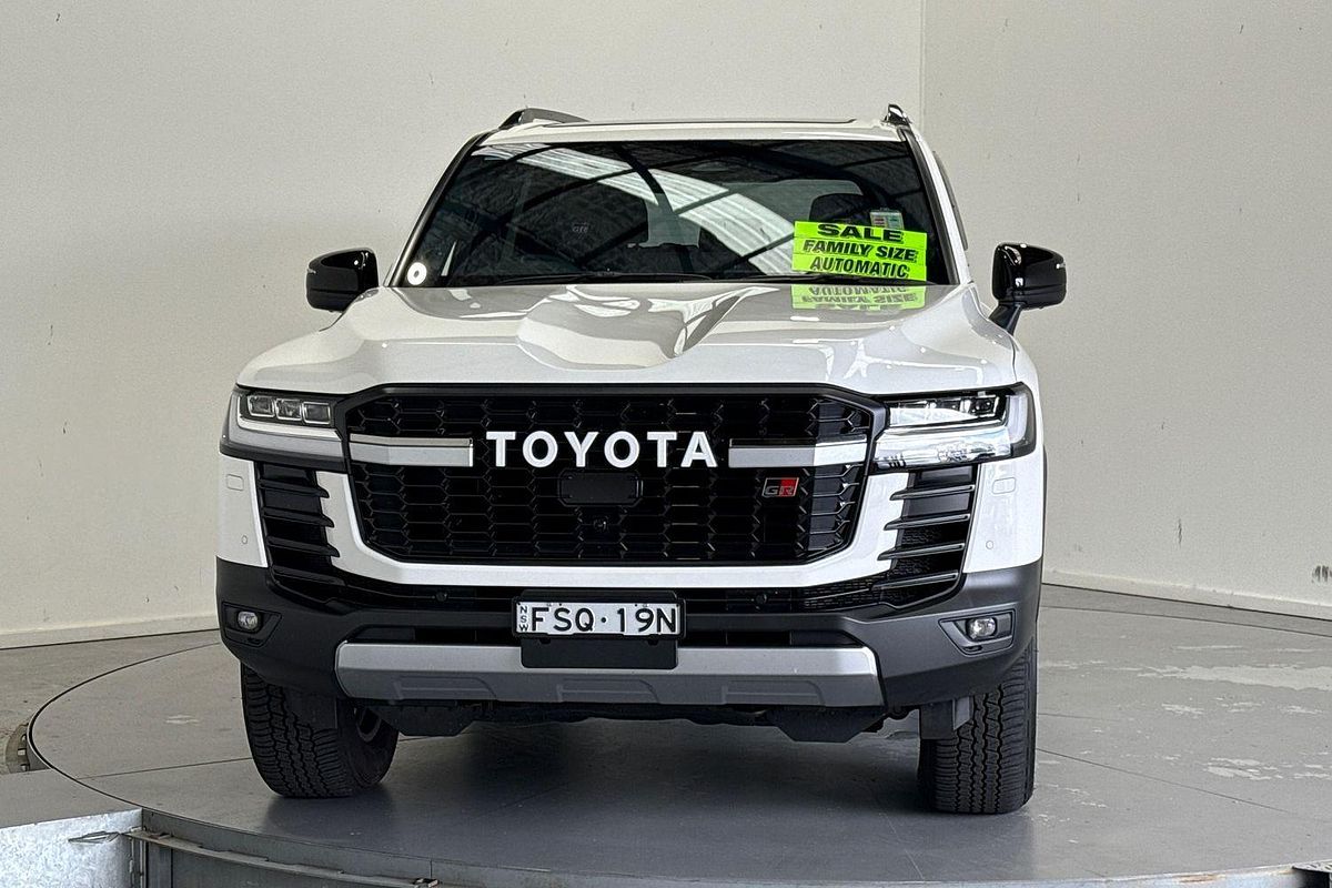 2025 Toyota Landcruiser GR Sport FJA300R