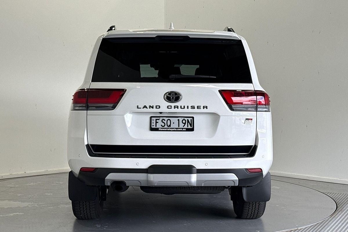 2025 Toyota Landcruiser GR Sport FJA300R