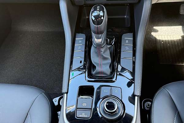 2025 Isuzu MU-X X-TERRAIN