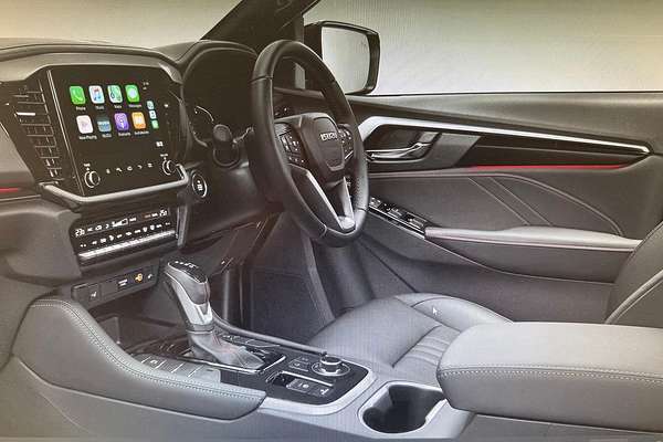 2025 Isuzu MU-X X-TERRAIN