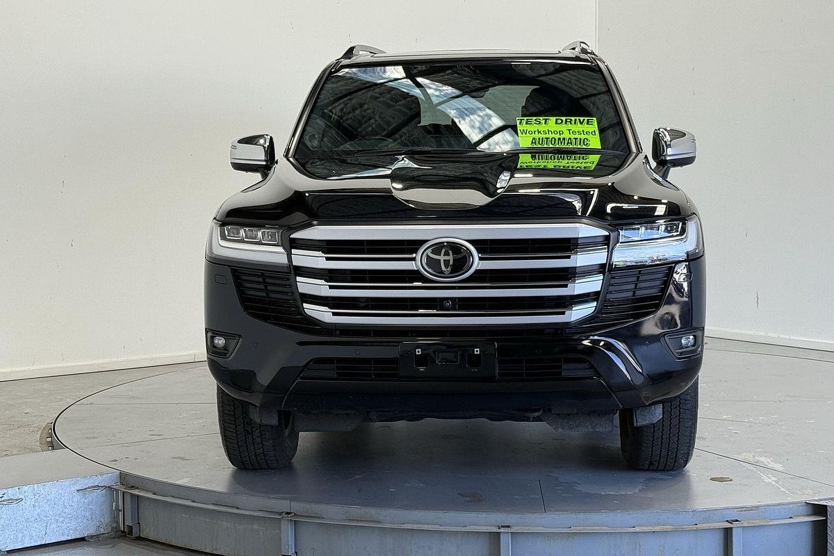 2023 Toyota Landcruiser Sahara FJA300R