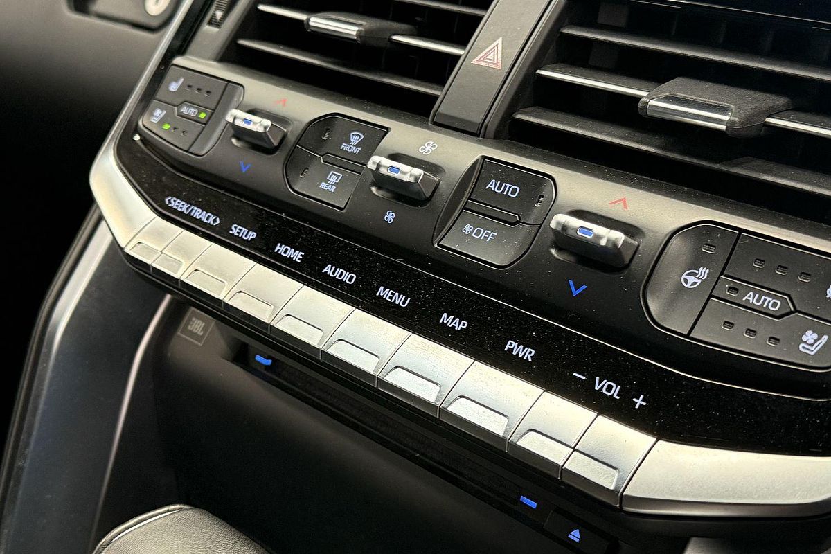 2023 Toyota Landcruiser Sahara FJA300R