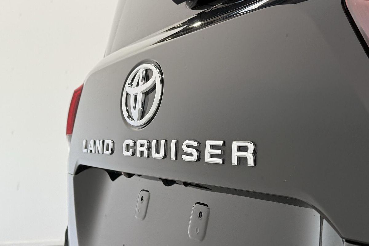 2023 Toyota Landcruiser Sahara FJA300R