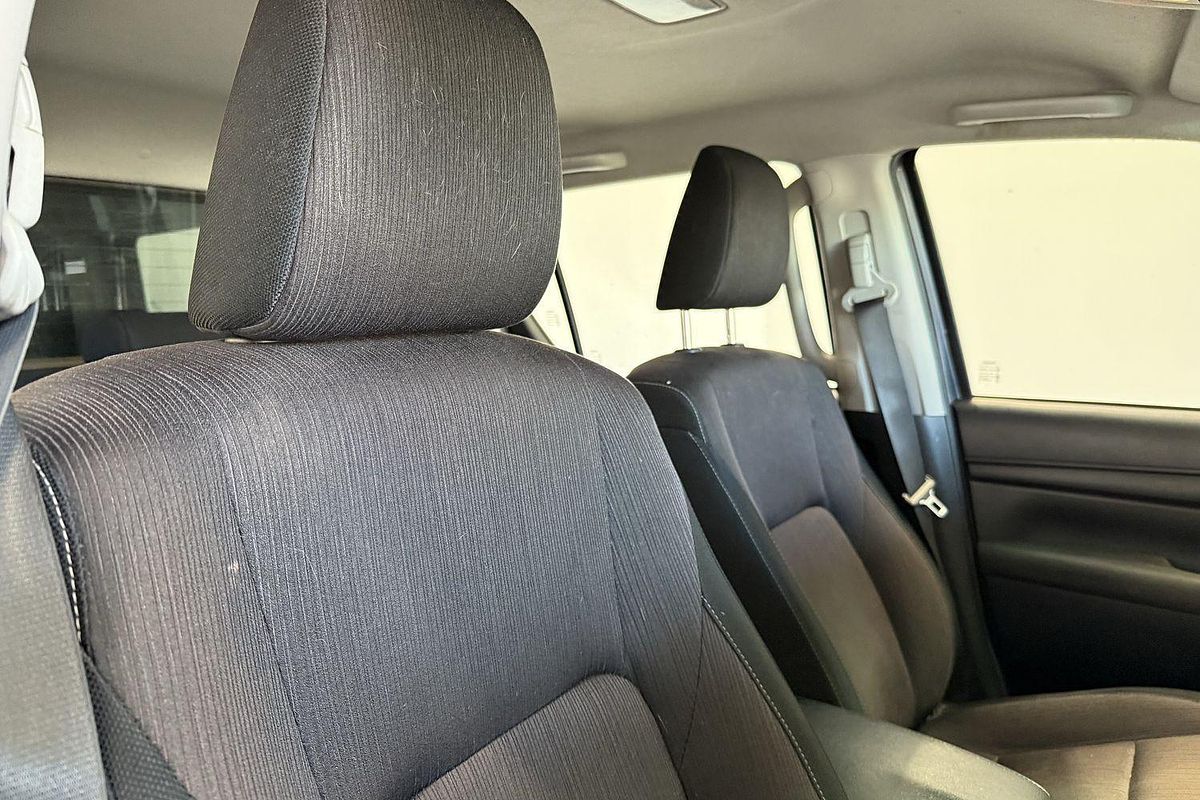 2018 Toyota Hilux SR GUN126R 4X4