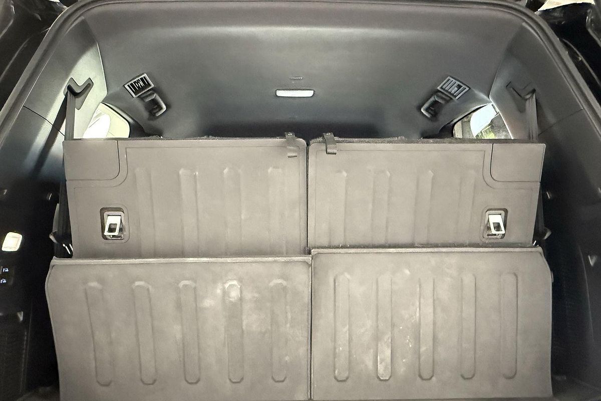 2023 Toyota Landcruiser Sahara FJA300R