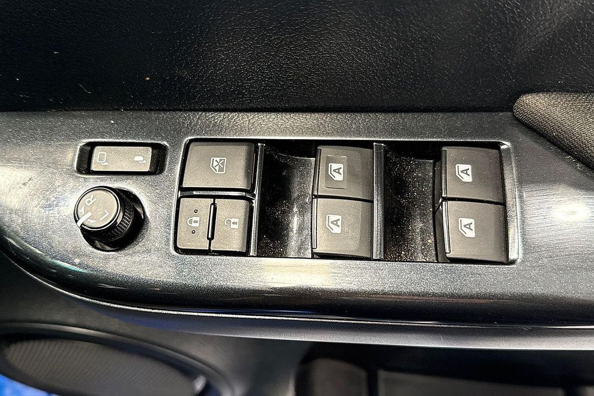 2024 Toyota Hilux SR5 GUN126R 4X4