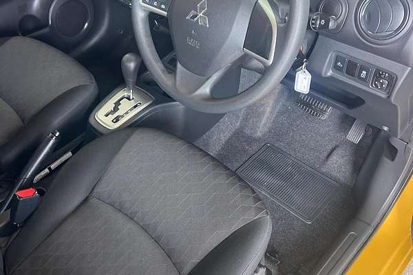 2021 Mitsubishi Mirage ES LB