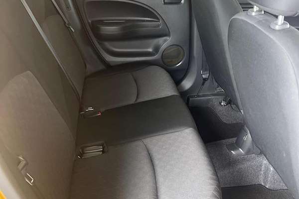 2021 Mitsubishi Mirage ES LB