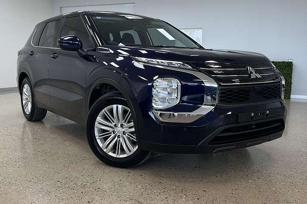 2023 Mitsubishi Outlander ES ZM