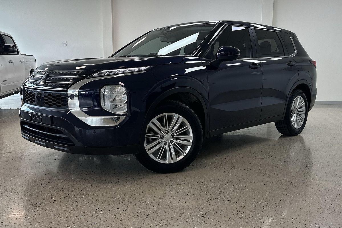 2023 Mitsubishi Outlander ES ZM