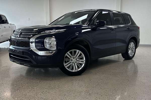 2023 Mitsubishi Outlander ES ZM