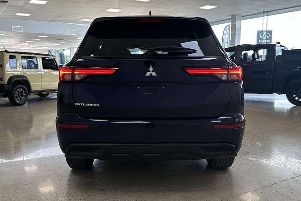 2023 Mitsubishi Outlander ES ZM