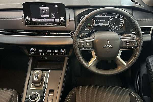 2023 Mitsubishi Outlander ES ZM