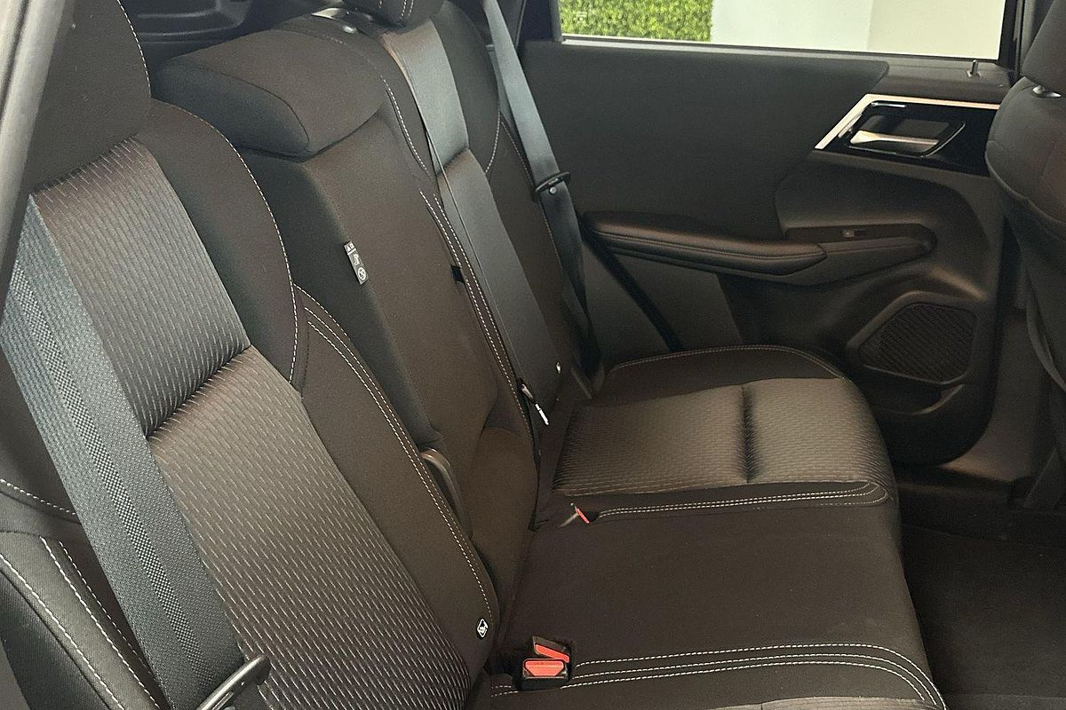 2023 Mitsubishi Outlander ES ZM