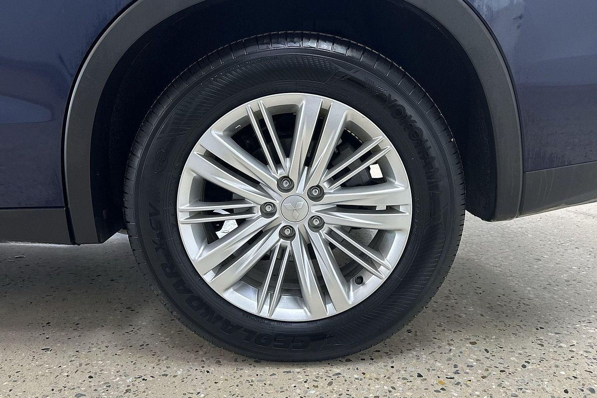 2023 Mitsubishi Outlander ES ZM