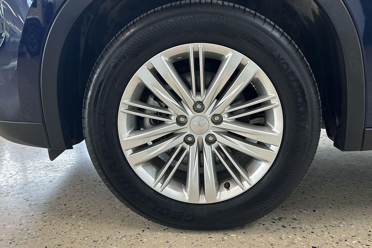 2023 Mitsubishi Outlander ES ZM