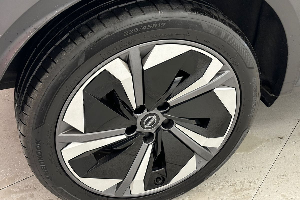 2024 Nissan JUKE ST-L F16