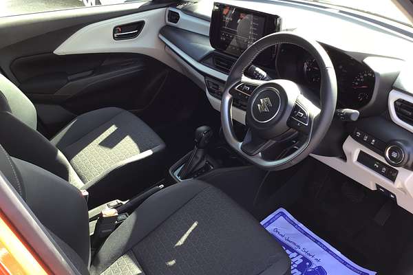 2025 Suzuki Swift Hybrid Plus UZ