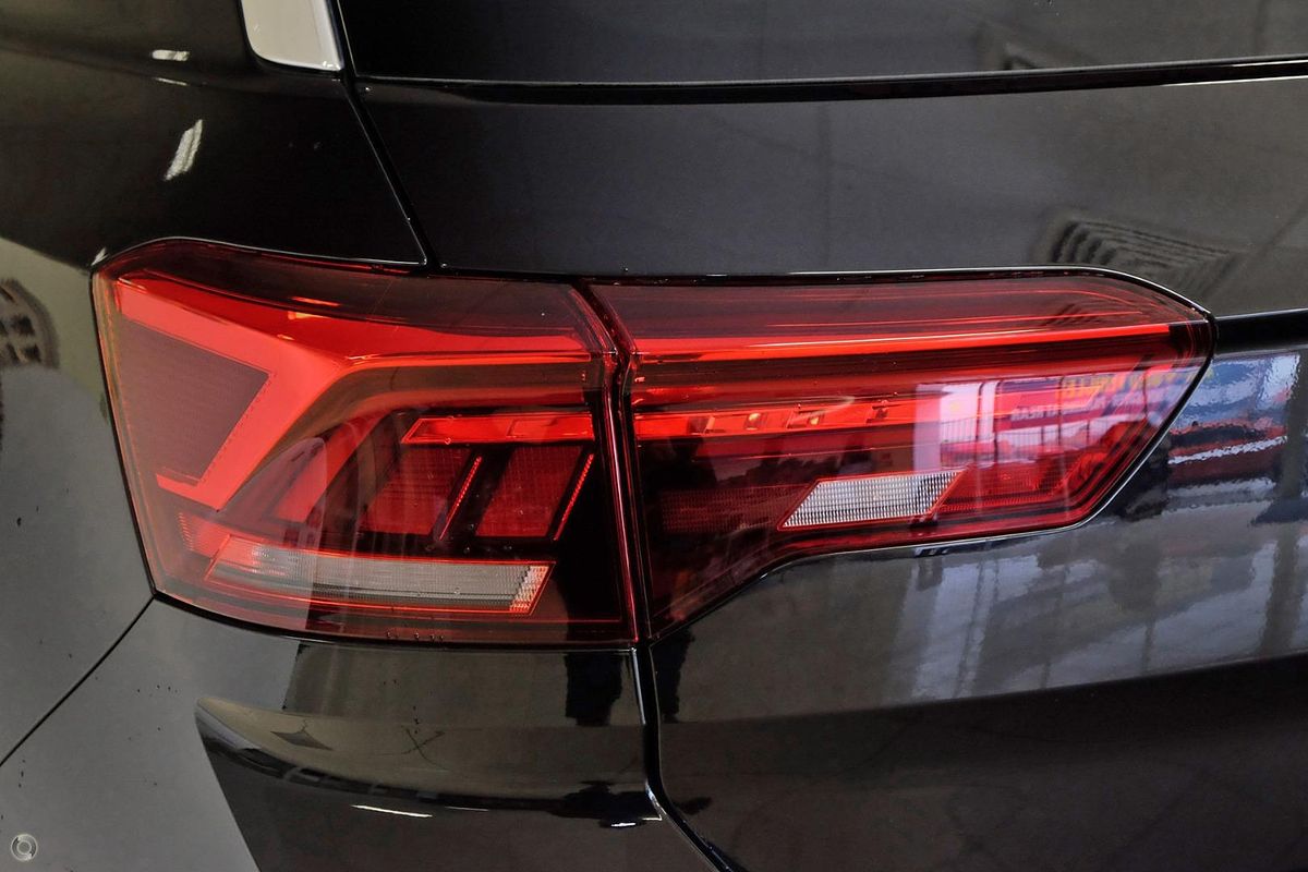 2025 Volkswagen T-Roc 140TSI R-Line D11