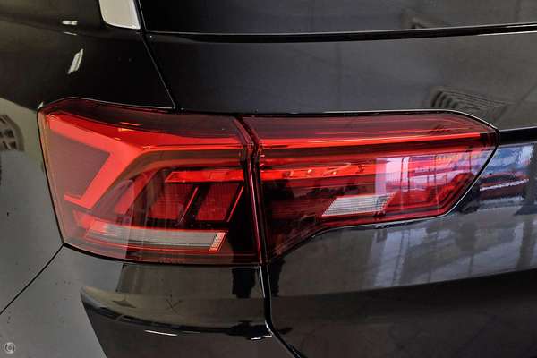 2025 Volkswagen T-Roc 140TSI R-Line D11