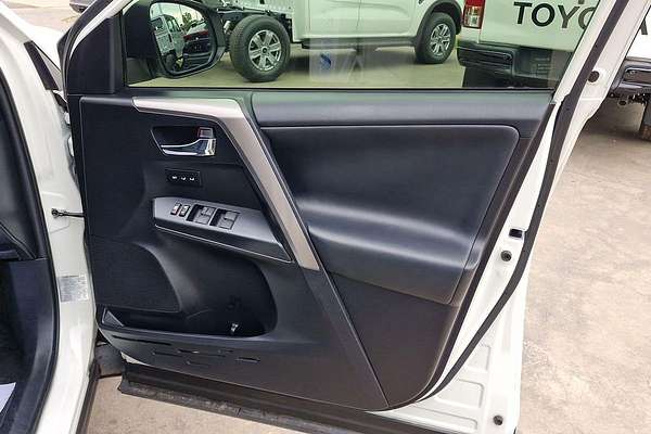 2017 Toyota RAV4 Cruiser ALA49R