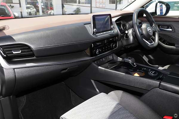 2025 Nissan X-TRAIL ST T33