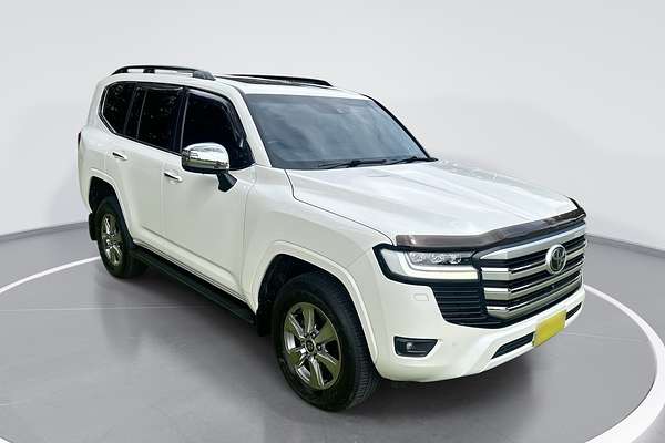 2022 Toyota Landcruiser Sahara FJA300R