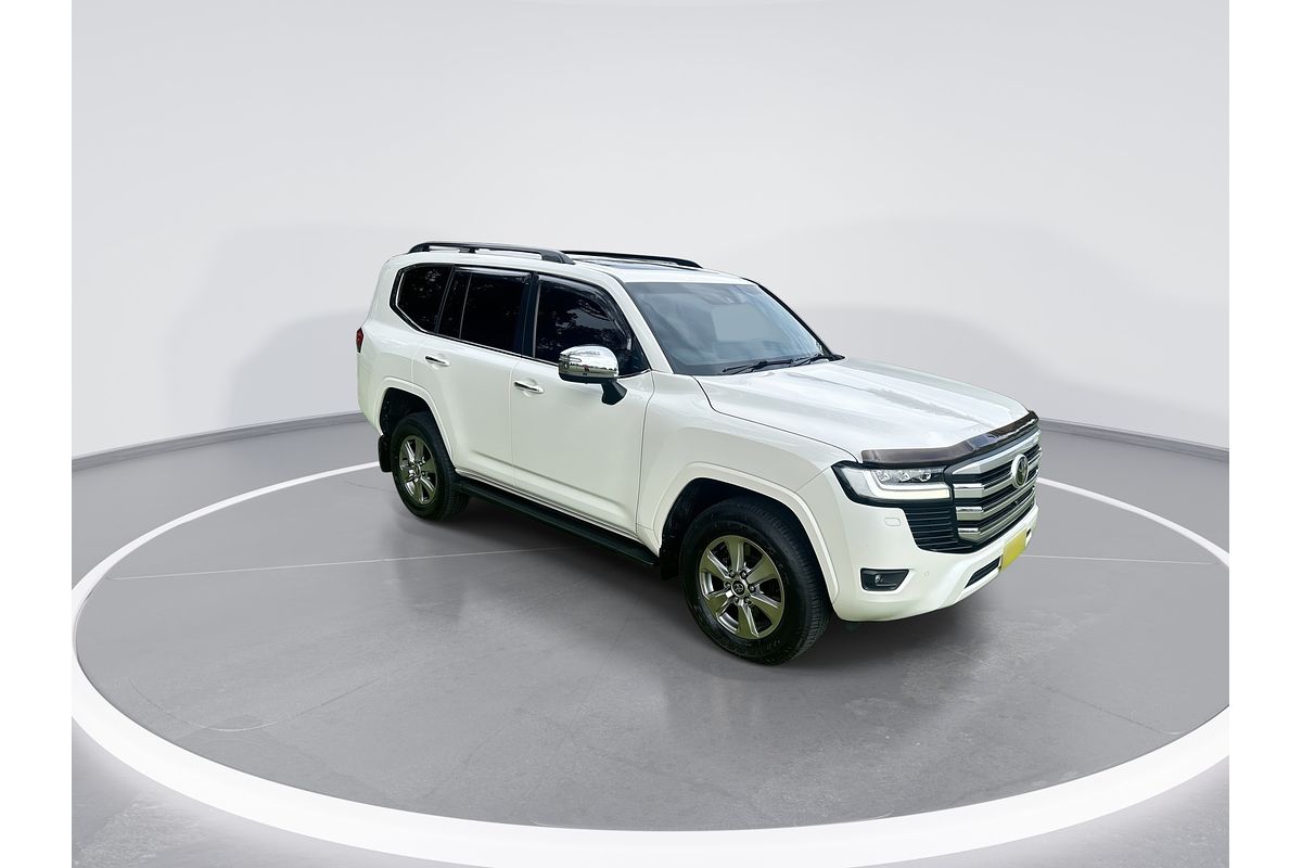 2022 Toyota Landcruiser Sahara FJA300R