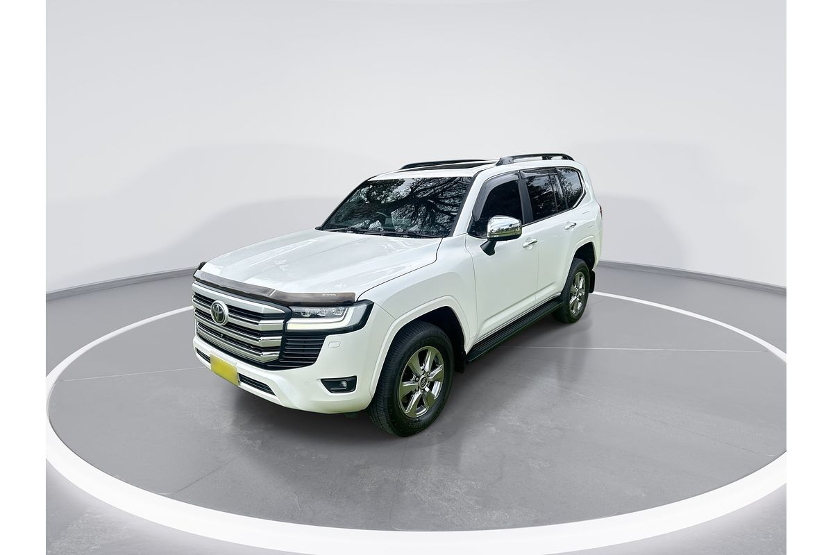 2022 Toyota Landcruiser Sahara FJA300R