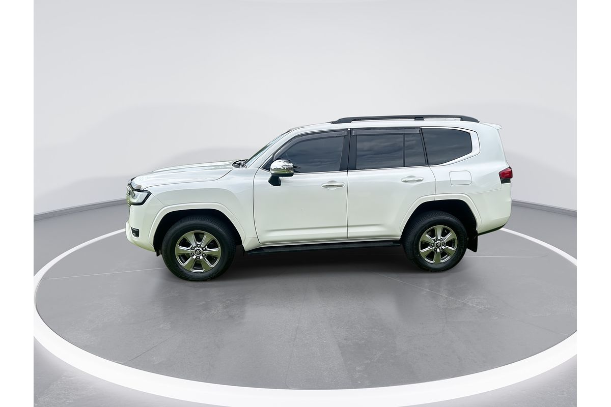 2022 Toyota Landcruiser Sahara FJA300R