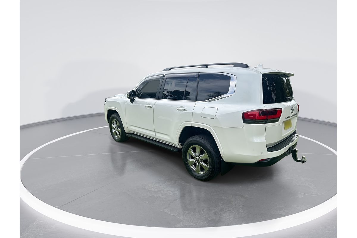 2022 Toyota Landcruiser Sahara FJA300R