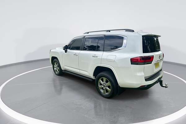 2022 Toyota Landcruiser Sahara FJA300R