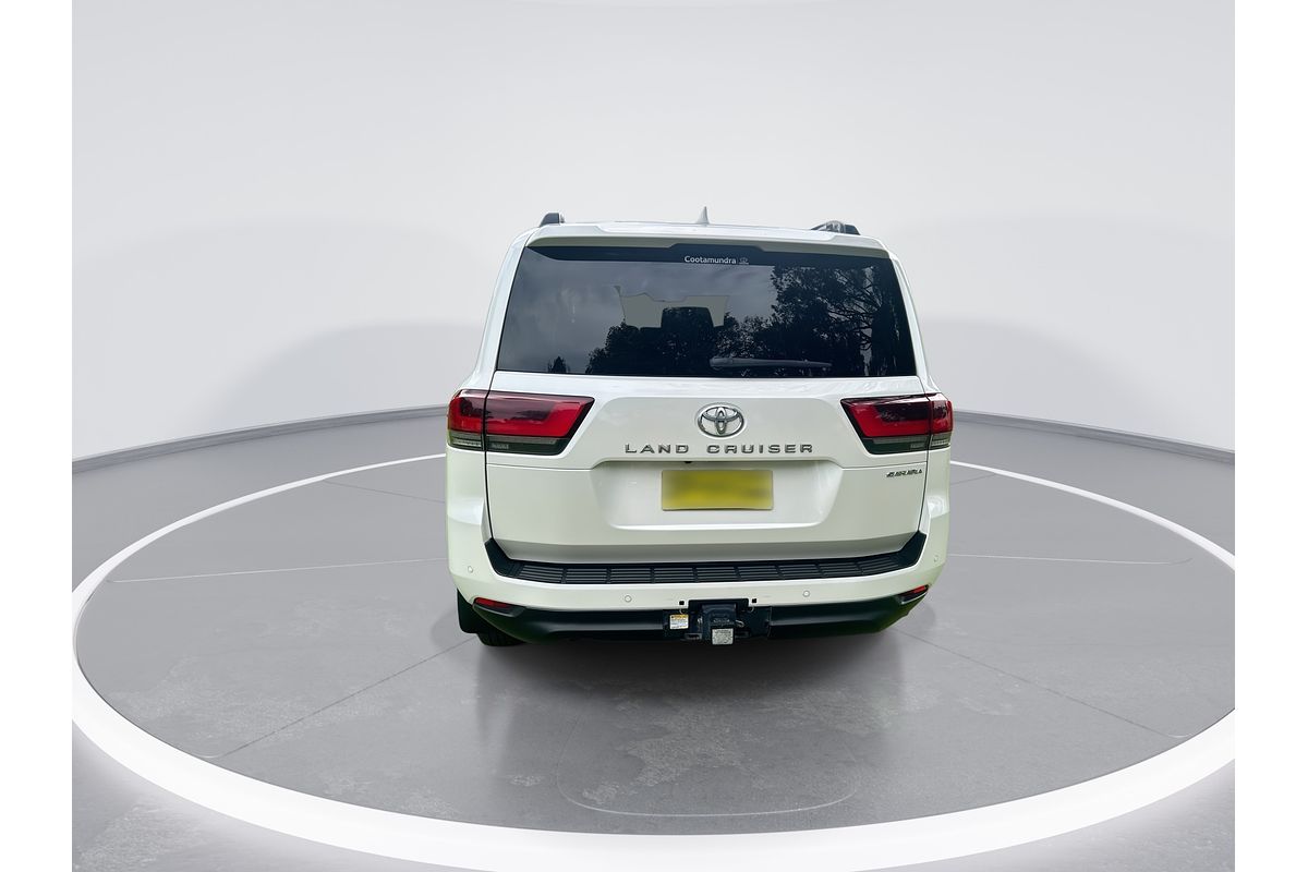 2022 Toyota Landcruiser Sahara FJA300R