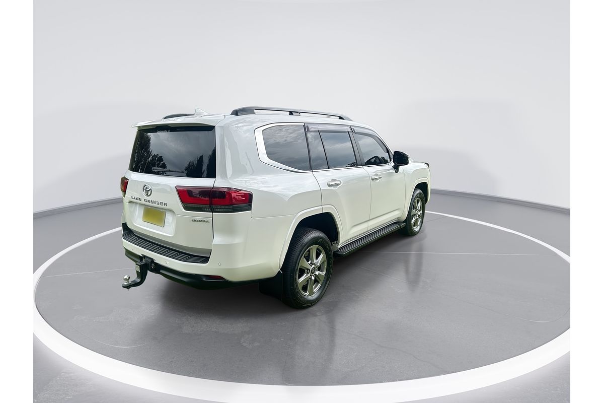 2022 Toyota Landcruiser Sahara FJA300R