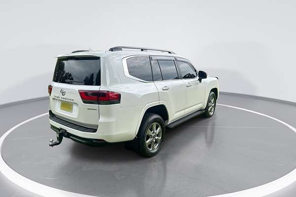 2022 Toyota Landcruiser Sahara FJA300R