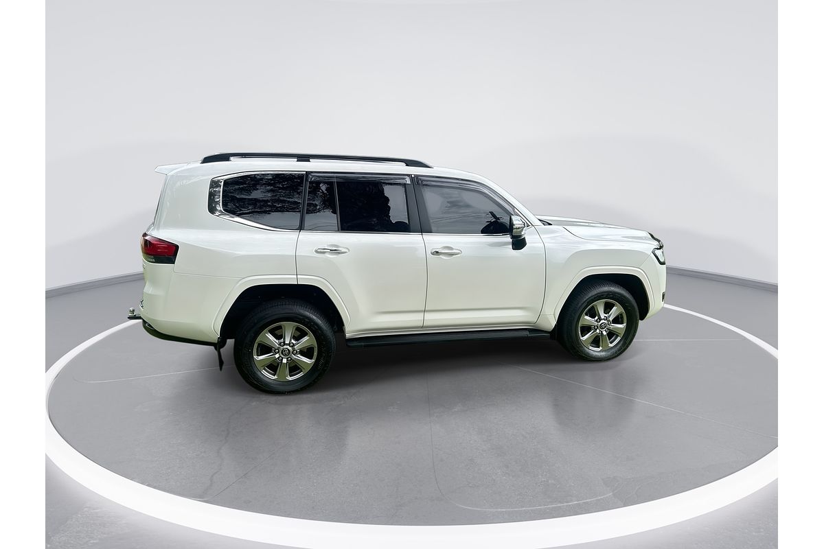 2022 Toyota Landcruiser Sahara FJA300R