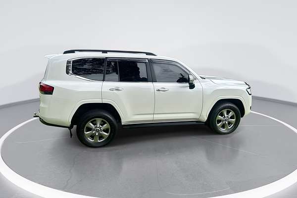 2022 Toyota Landcruiser Sahara FJA300R