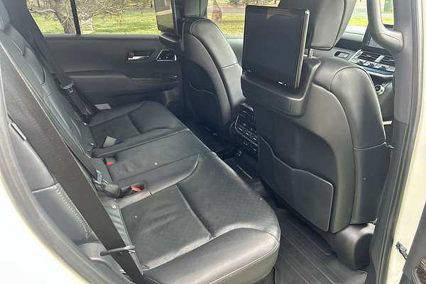 2022 Toyota Landcruiser Sahara FJA300R