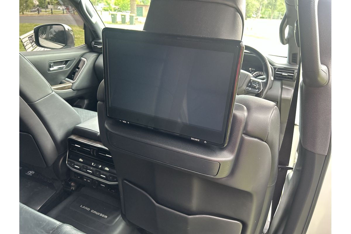 2022 Toyota Landcruiser Sahara FJA300R