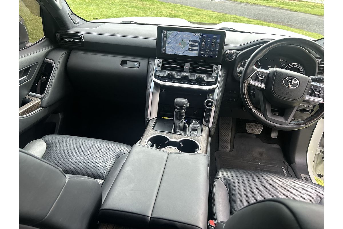 2022 Toyota Landcruiser Sahara FJA300R