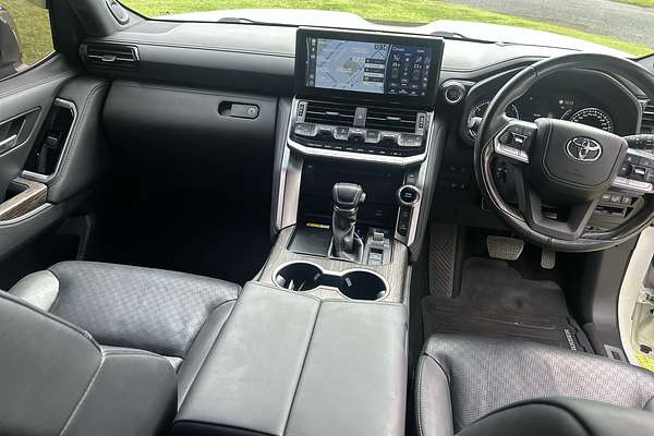 2022 Toyota Landcruiser Sahara FJA300R