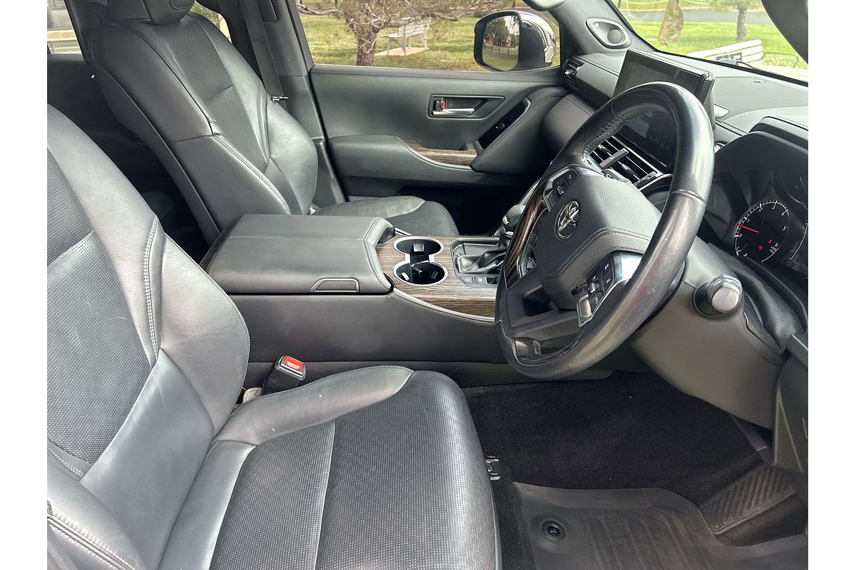 2022 Toyota Landcruiser Sahara FJA300R