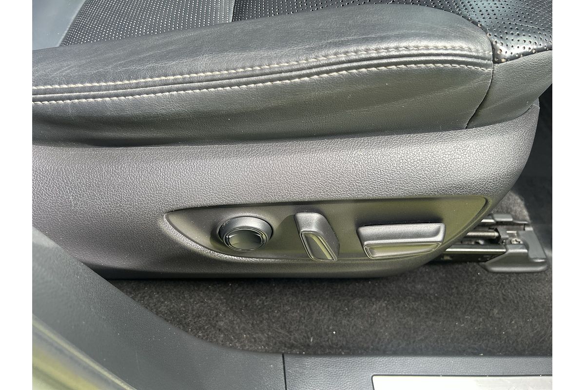 2022 Toyota Landcruiser Sahara FJA300R