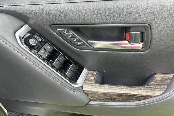 2022 Toyota Landcruiser Sahara FJA300R