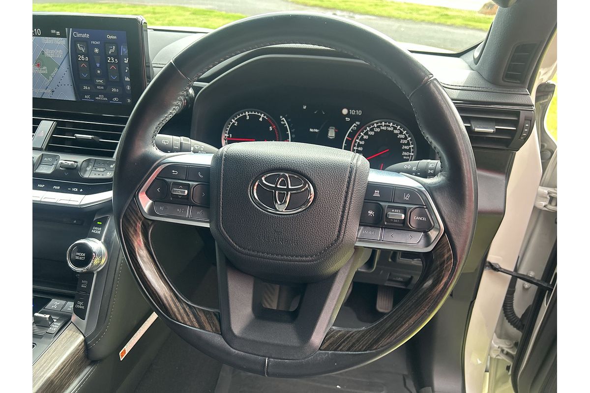 2022 Toyota Landcruiser Sahara FJA300R