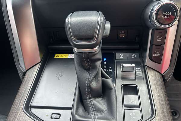 2022 Toyota Landcruiser Sahara FJA300R